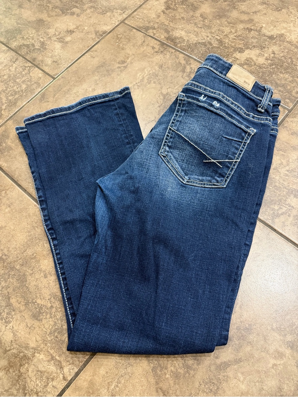 BKE Stella Jeans
Bootcut 
Slim fit
Midrise
30x 29 1/2 in
Like new